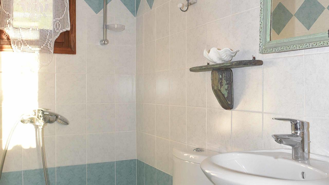 Anemos And Almyra Apartman Kíni Kültér fotó